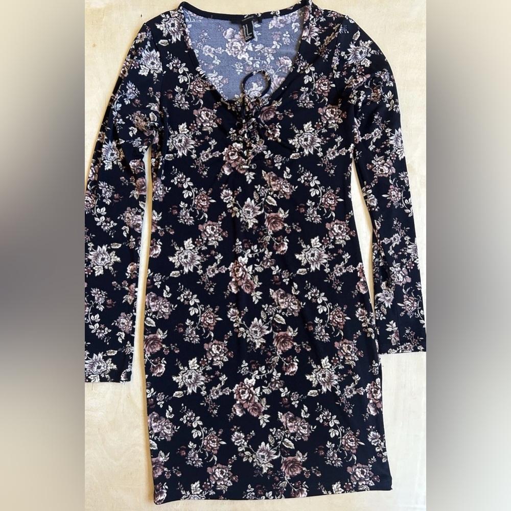 Forever 21 Women’s Sz Medium BodyCone Stretchy Floral Mini